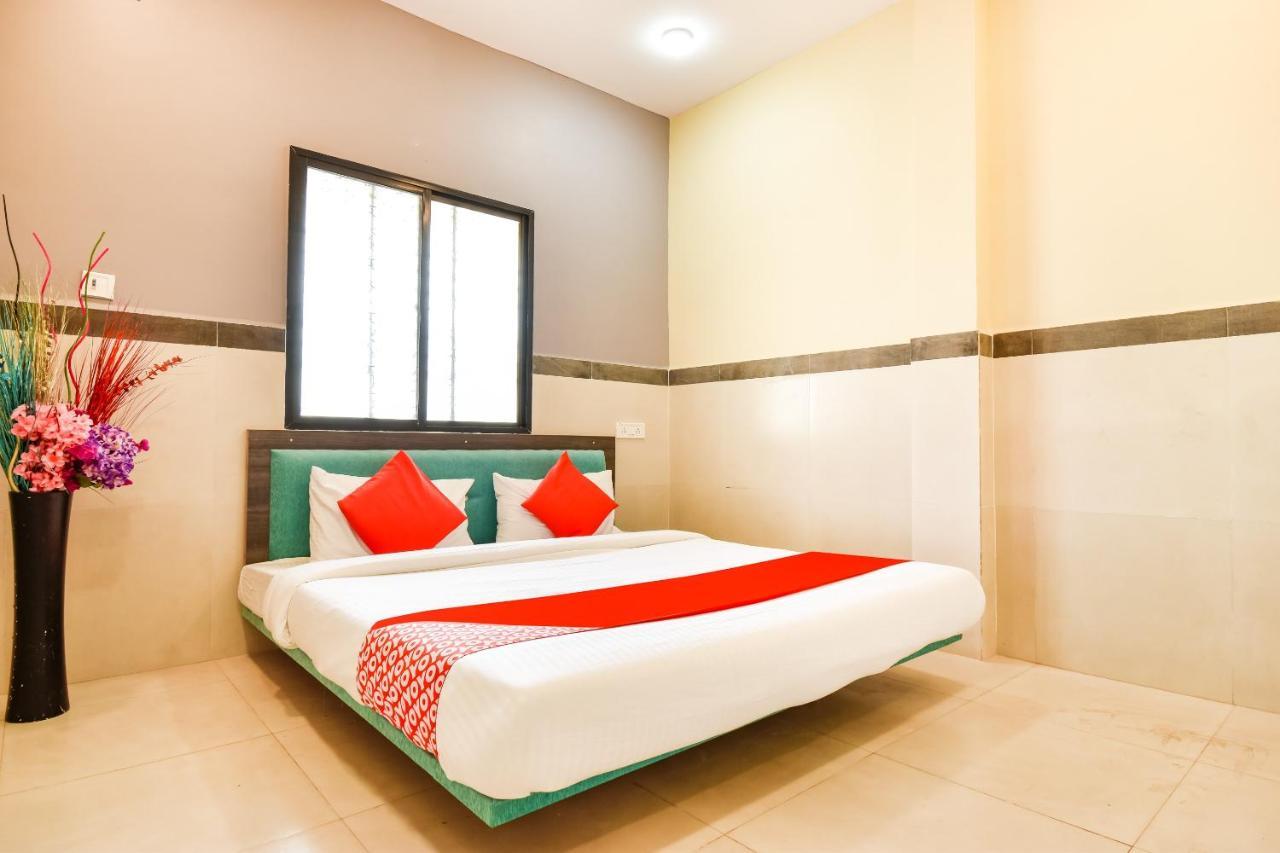 Oyo Hotel Karemore Celebration Bhandāra Exterior foto